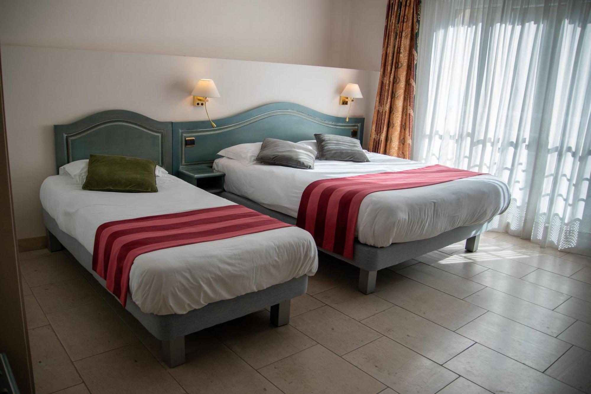 Logis Le Saint Nicolas Bar-sur-Aube Bagian luar foto