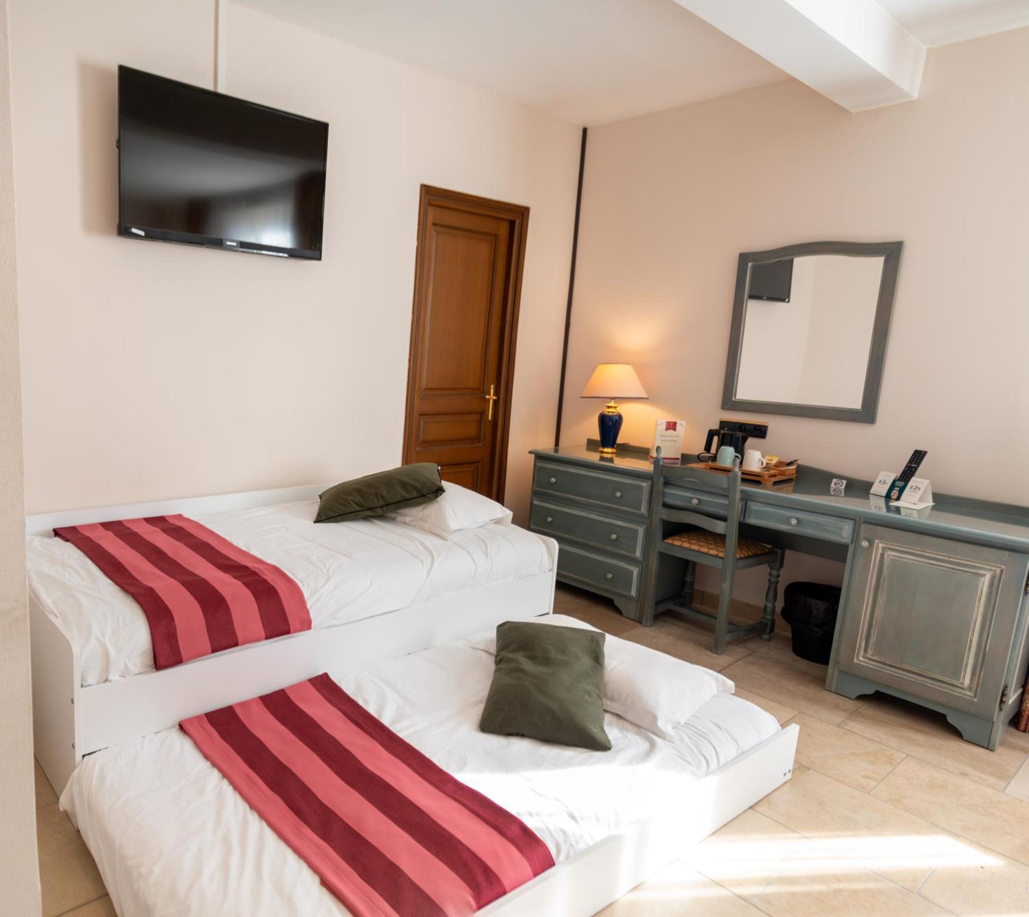 Logis Le Saint Nicolas Bar-sur-Aube Bagian luar foto