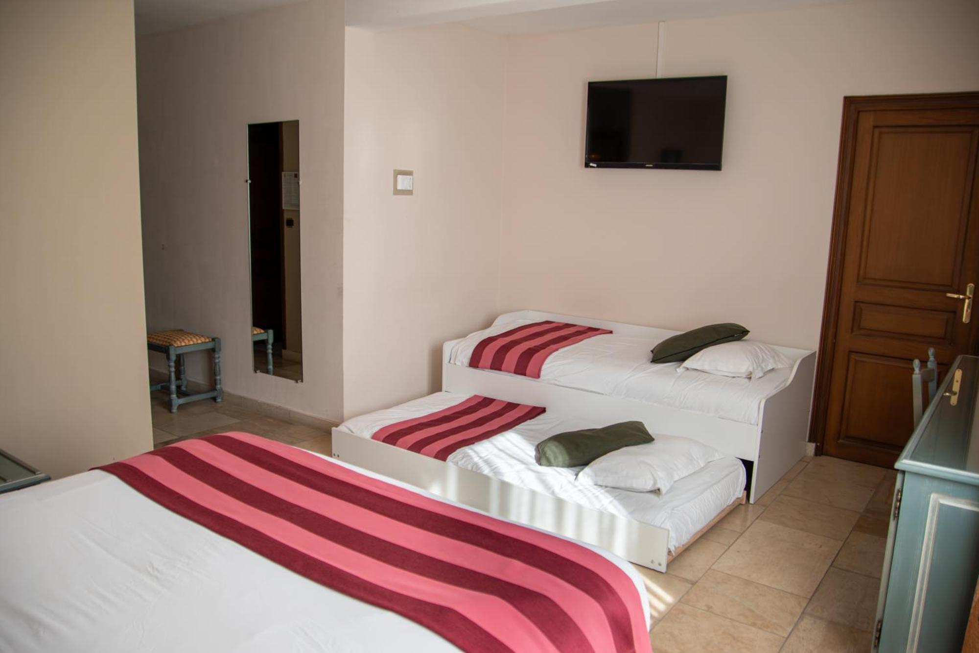 Logis Le Saint Nicolas Bar-sur-Aube Bagian luar foto
