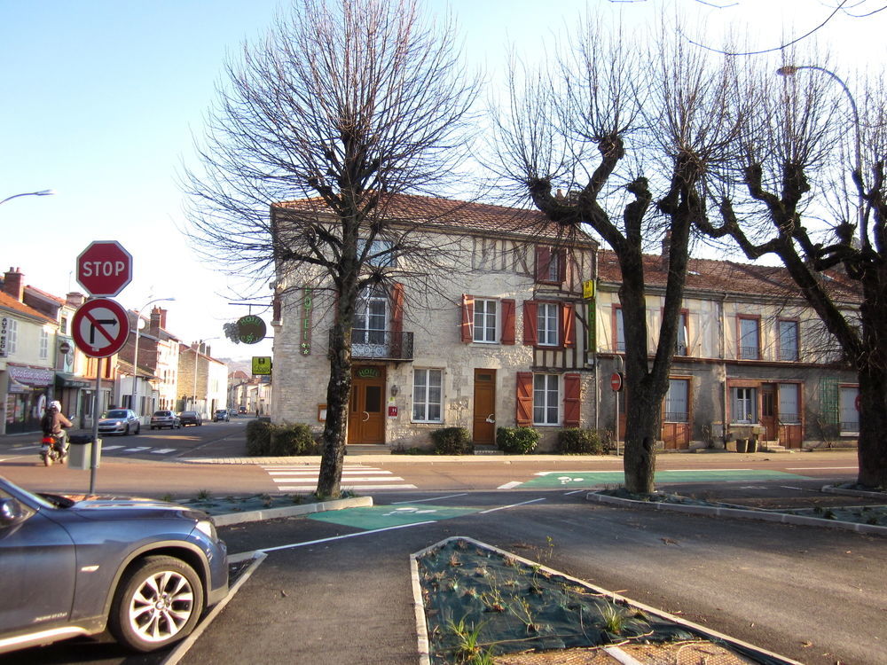 Logis Le Saint Nicolas Bar-sur-Aube Bagian luar foto